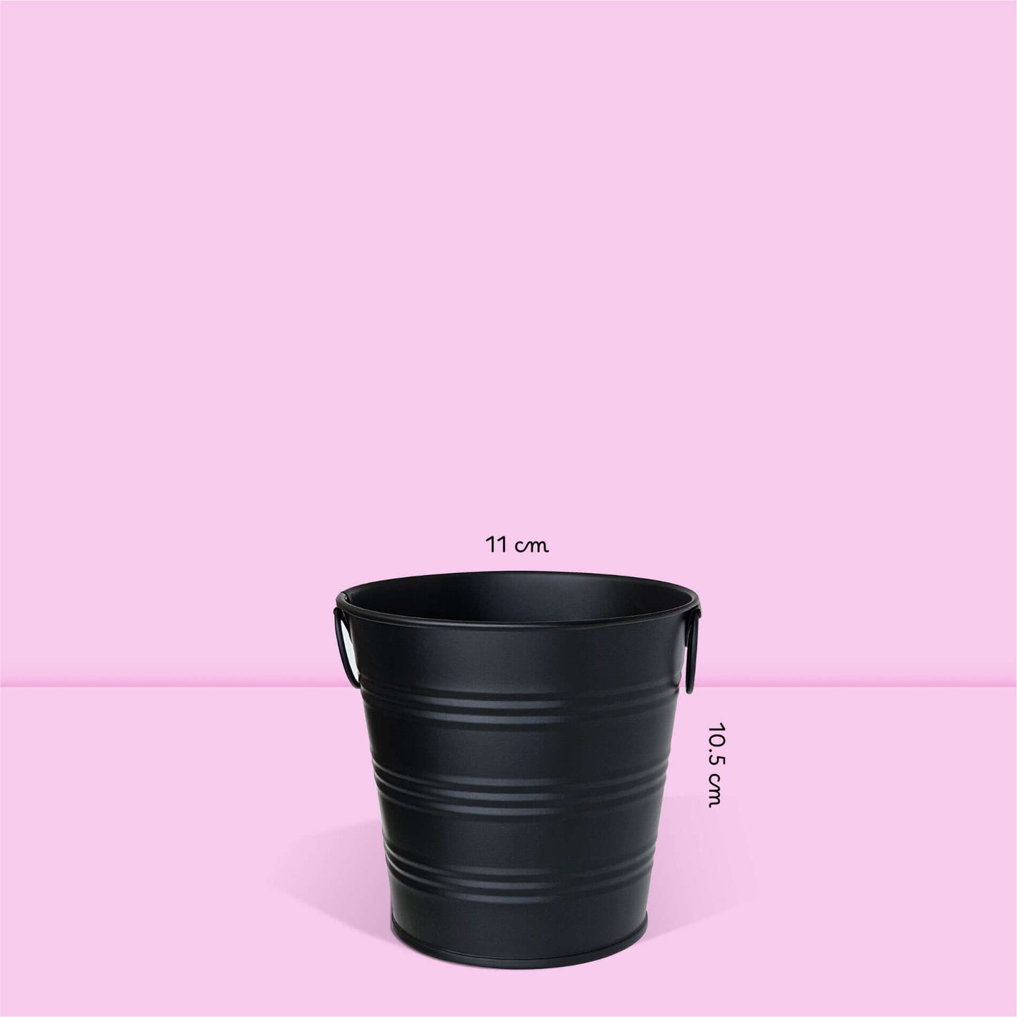 Kit jardinage facile Cultiver des herbes aromatiques menthe pot en zinc noir mat au style moderne